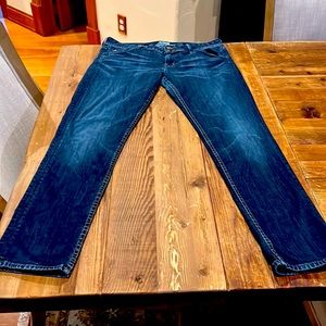 Hudson women’s jeans Size 31 . Made in the USA straight leg.